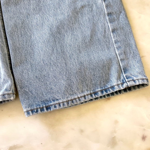 Levi's Low Rise Loose Jeans, Size 28 - Picture 15 of 17